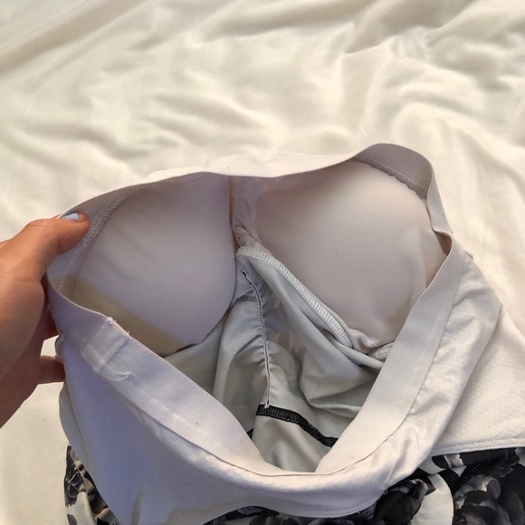 Lululemon Roses Tank Top - Picture 4 of 4